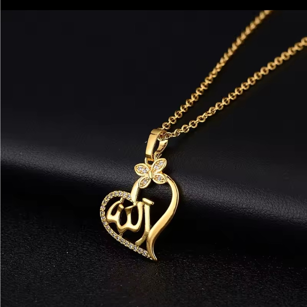 Elegant Gold Plated Pendant Necklace